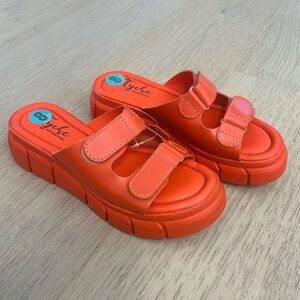 Tyche International Women’s 8 Sandals